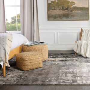 Bedroom are rug flooring | Hadinger Flooring