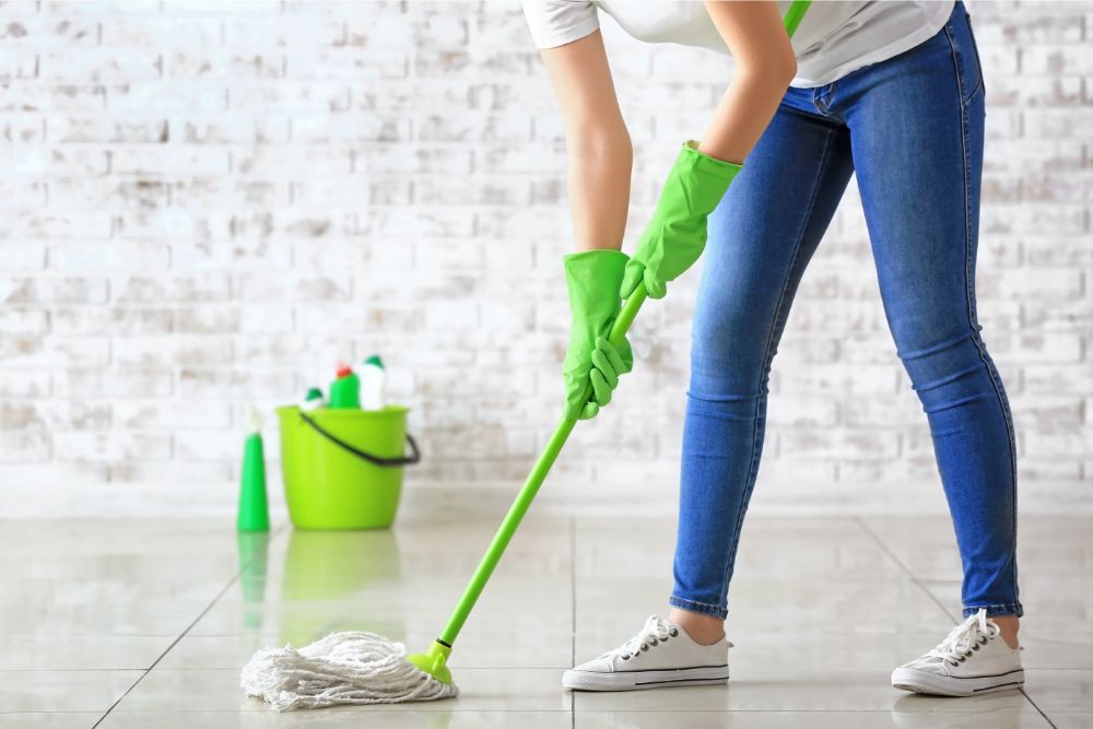 Tile floor cleaning | Hadinger Flooring